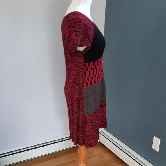 $5⭐️ Short Sleeved Red Sweater Dress - Picture 2 of 6